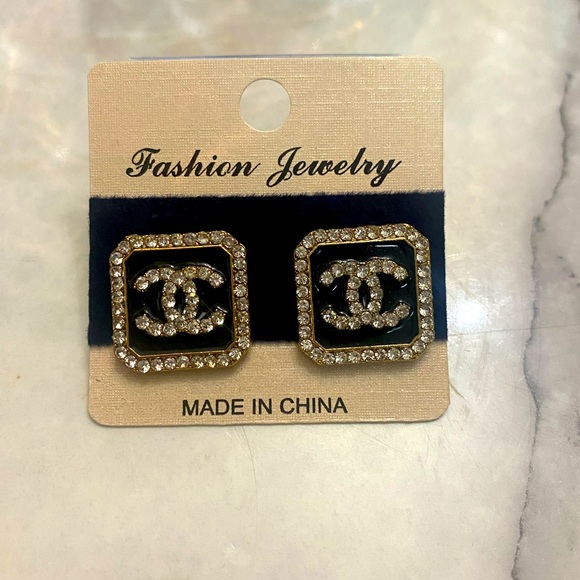 Nwt Fashion Earrings ✨ - Picture 4 of 5